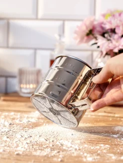 Søstrene Grene Sigte